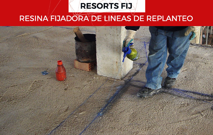 La resina fijadora de líneas de replanteo RESORTS FIJ deja una película transparente e impermeable al secar, ideal para la protección en obra de las alineaciones realizadas con tiralíneas azulete.